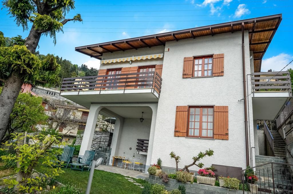 Villa Bianca Варена Екстериор снимка