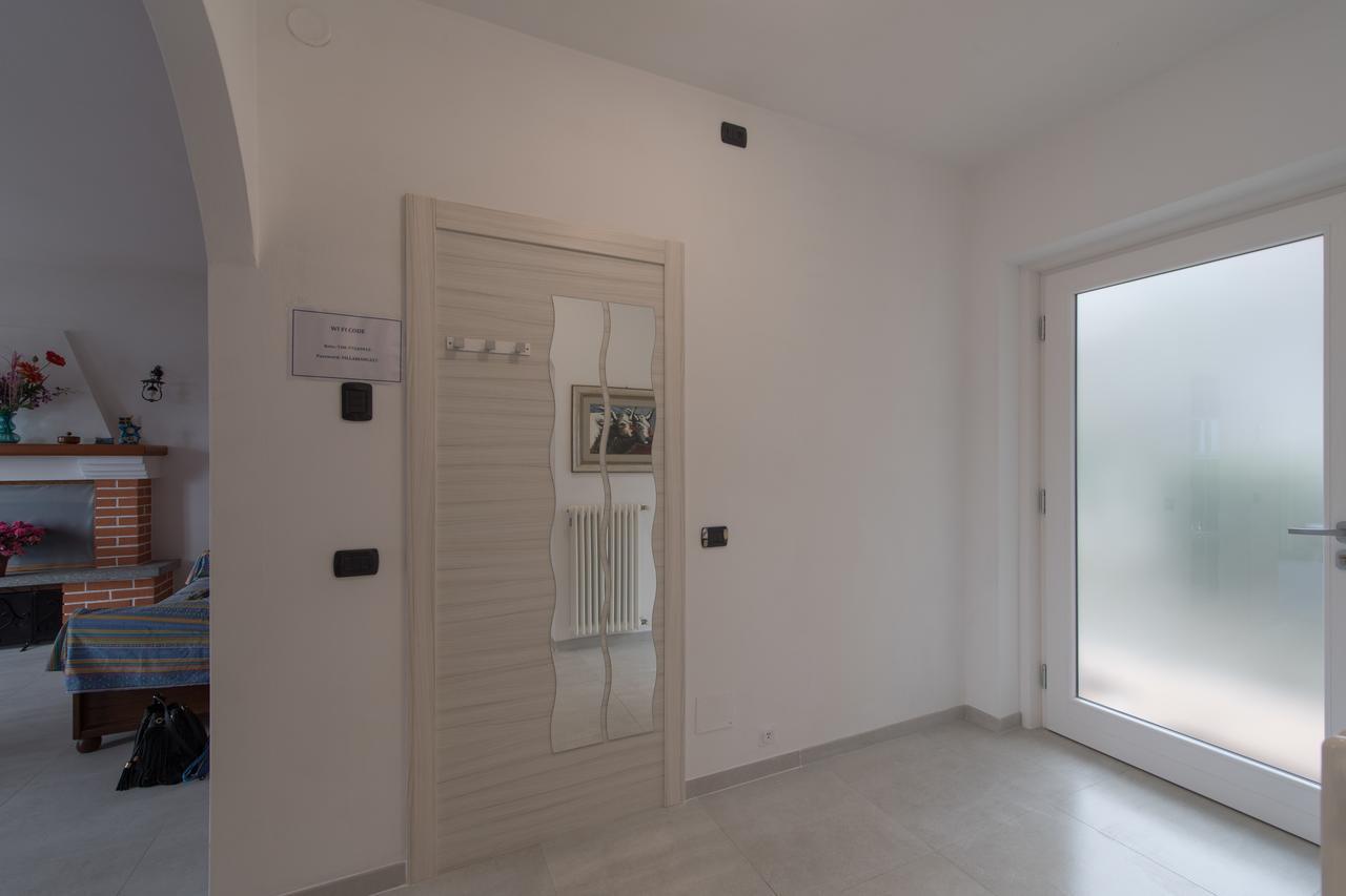 Villa Bianca Варена Екстериор снимка
