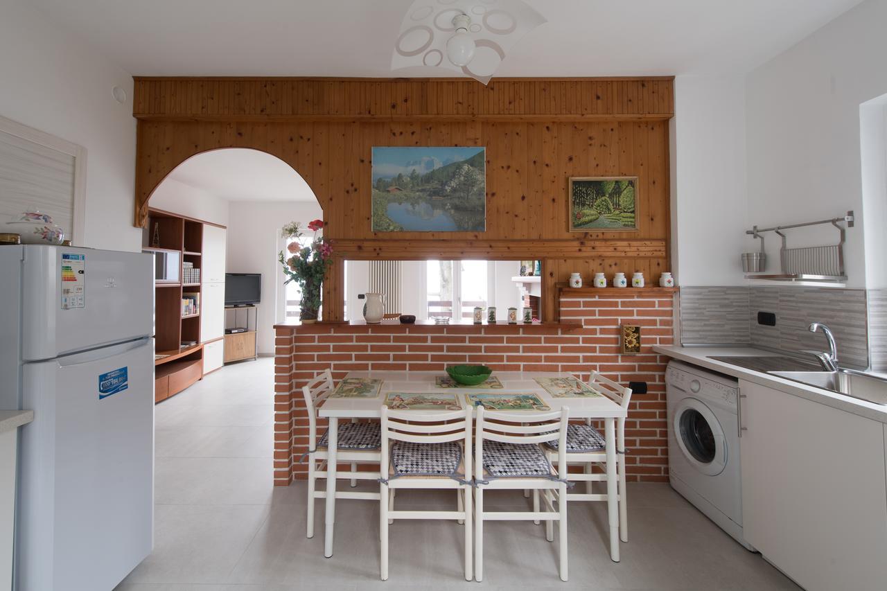 Villa Bianca Варена Екстериор снимка